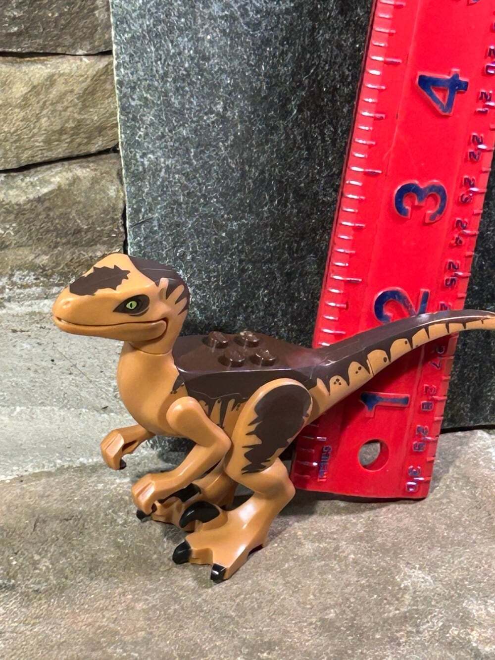Lego Jurassic Park Minifigure Dinosaur Velociraptor Tan Dark Brown 75932! Read !